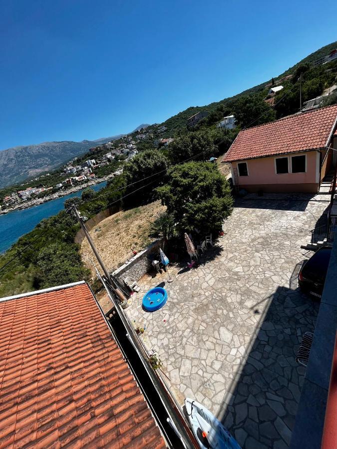 Apartments Apartmani Bojana ウトイェハ エクステリア 写真