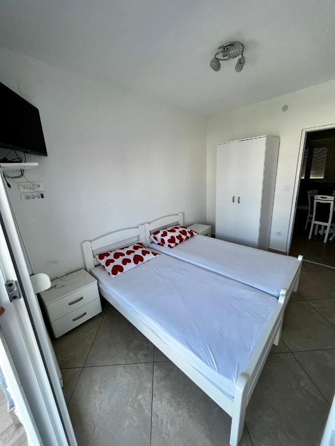 Apartments Apartmani Bojana ウトイェハ エクステリア 写真