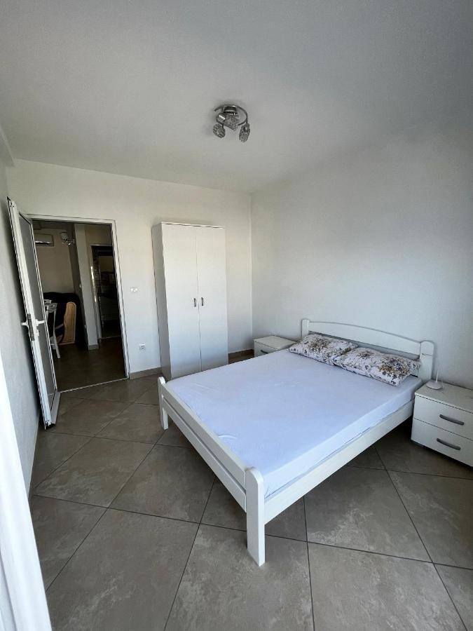 Apartments Apartmani Bojana ウトイェハ エクステリア 写真