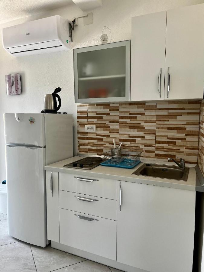 Apartments Apartmani Bojana ウトイェハ エクステリア 写真