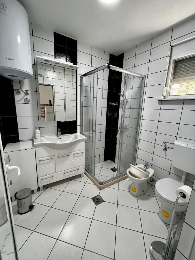 Apartments Apartmani Bojana ウトイェハ エクステリア 写真
