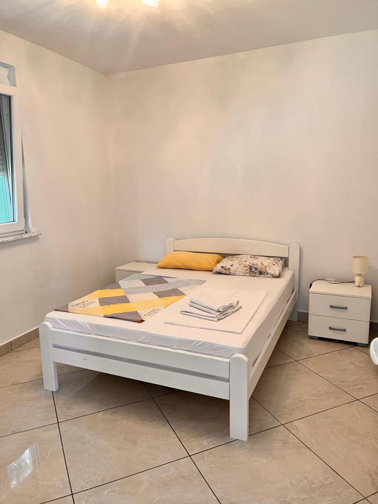 Apartments Apartmani Bojana ウトイェハ エクステリア 写真