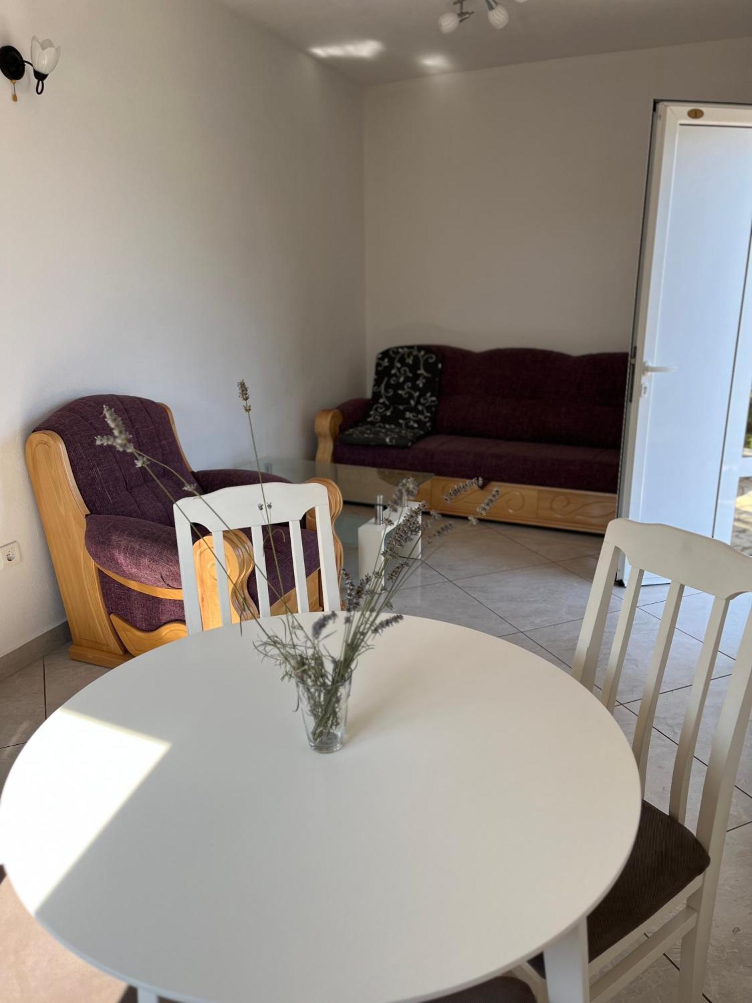 Apartments Apartmani Bojana ウトイェハ エクステリア 写真
